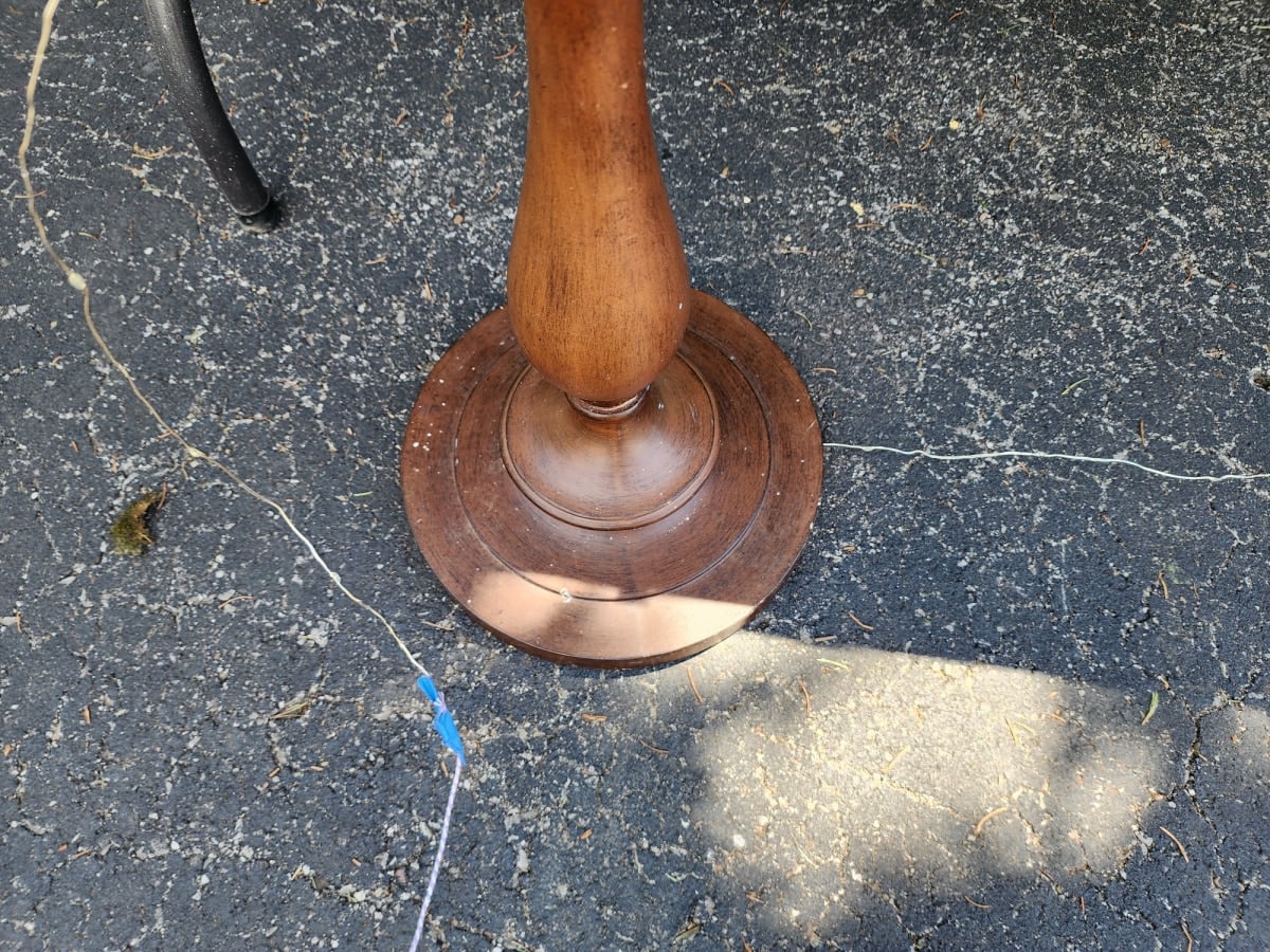 lamp base with lights going in