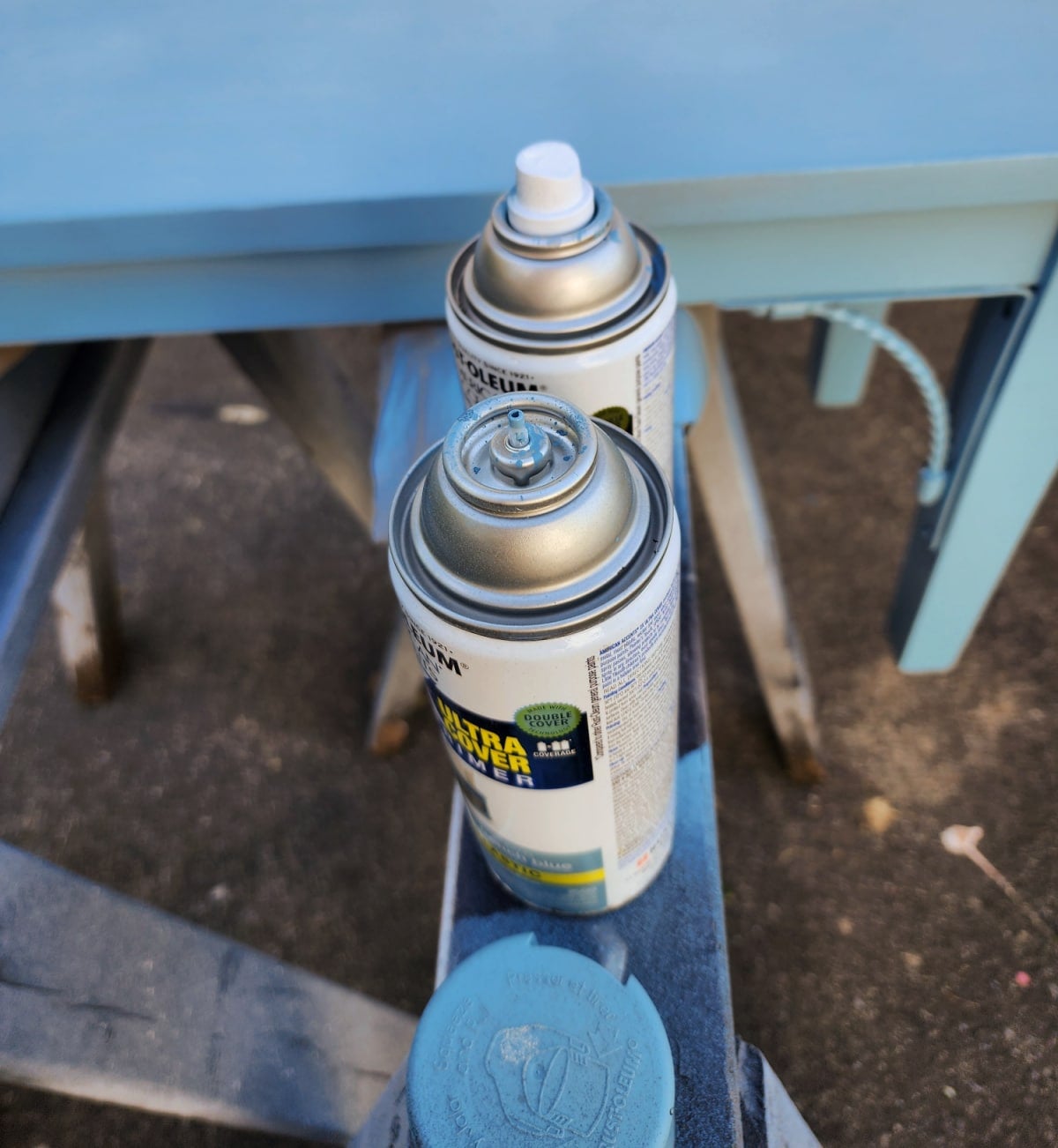 switch nozzle on spray paint can