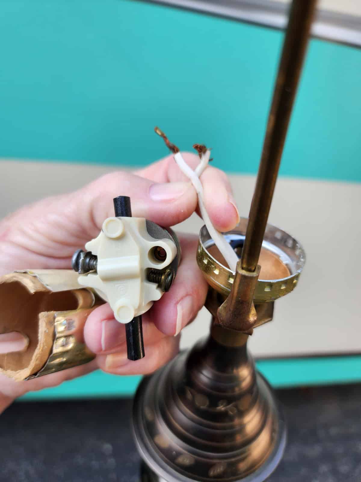 lamp socket dismantled