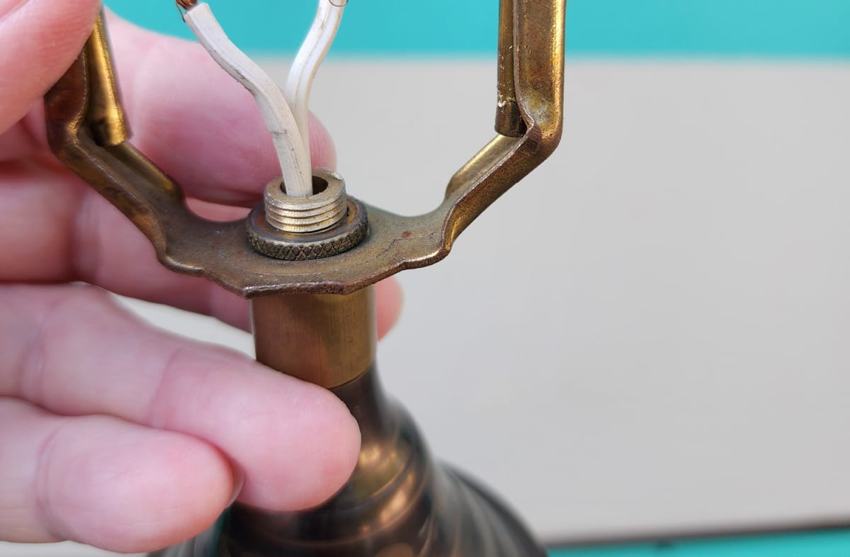 emove washer to free harp from lamp